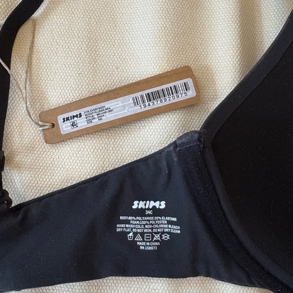 SKIMS BRA NEVER BEEN WORN NEW WITH TAGS 🖤🖤 - Picture 4 of 4